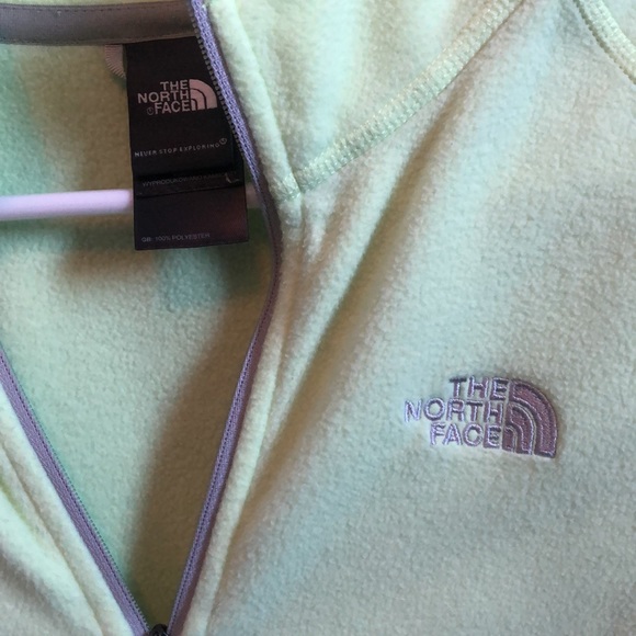 The North Face 1/4 zip. Like new. Size small. - Picture 2 of 4